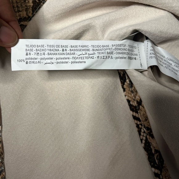 Zara Faux Leather Snake Print Shirt Size Large - Picture 9 of 11